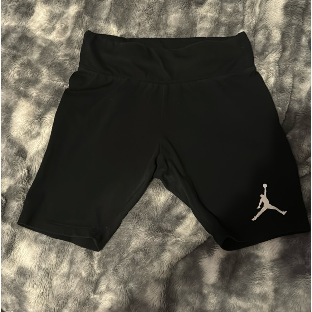 Girls Size M Jordan Essentials Bike Shorts Black